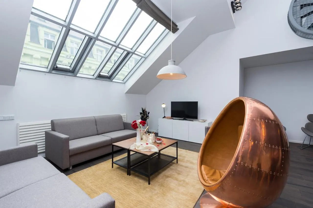 Empirent Beautiful Duplex Apartments Прага