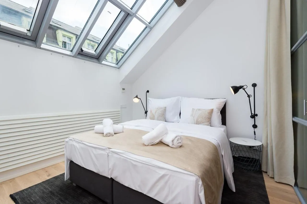 Empirent Beautiful Duplex Apartments Прага Чехия