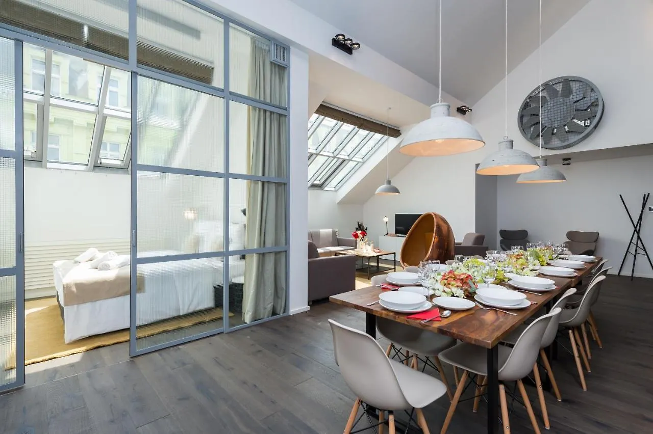 Empirent Beautiful Duplex Apartments Прага