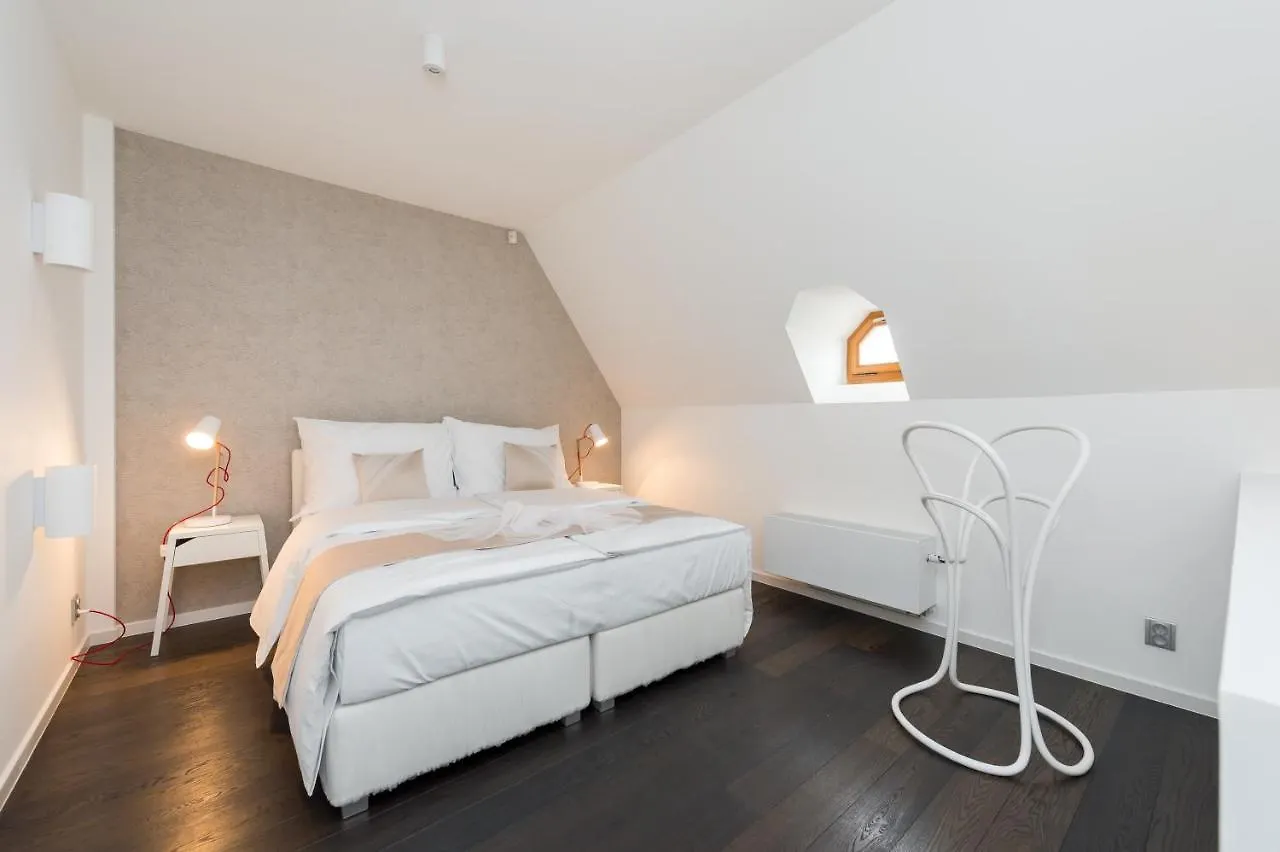Empirent Beautiful Duplex Apartments Прага