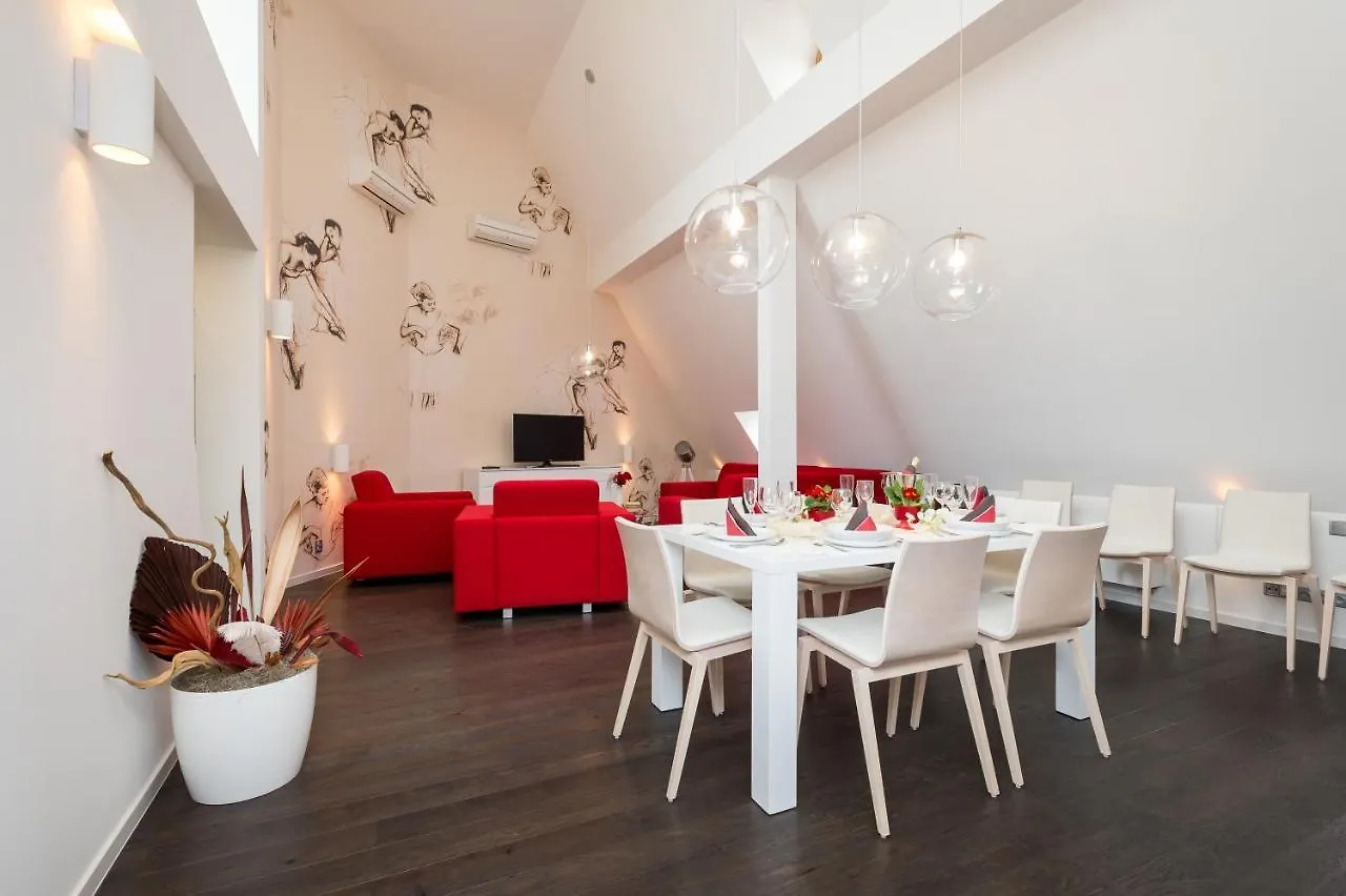 Empirent Beautiful Duplex Apartments Прага