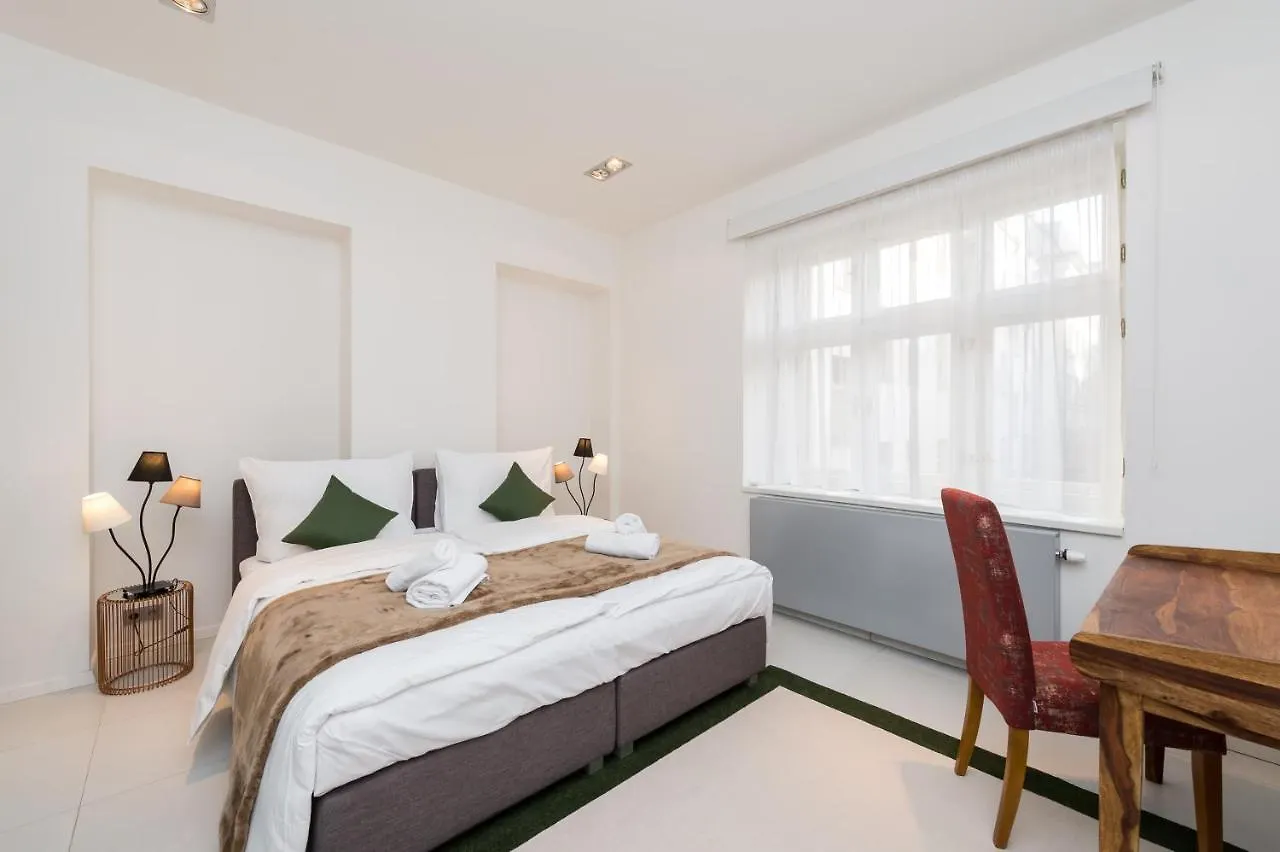 Empirent Beautiful Duplex Apartments Прага