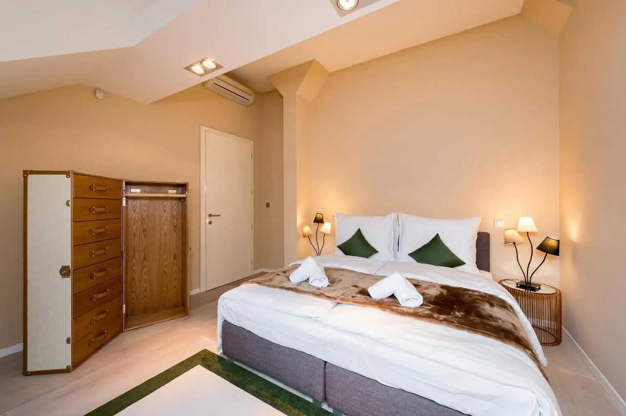 Empirent Beautiful Duplex Apartments Прага