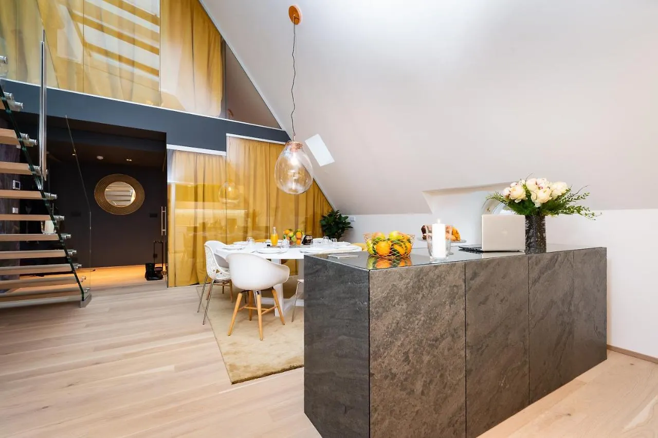 Empirent Beautiful Duplex Apartments Прага